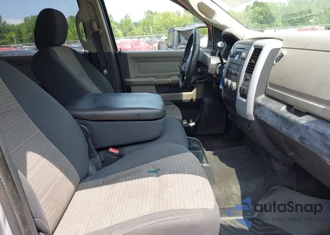 2010 Dodge Ram 1500 Slt/Sport/Trx z USA, uszkodzony, nr VIN 1D7RV1CP3AS197393